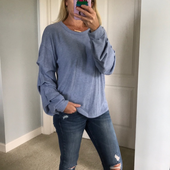 Tops - Slouchy Blue Tiered Sleeve Top